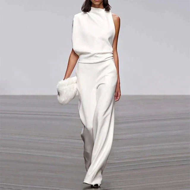 Mooie dames jumpsuit met elegante wijde pijpen. Comfortabel en stijlvol overal, ideaal voor dameskleding.