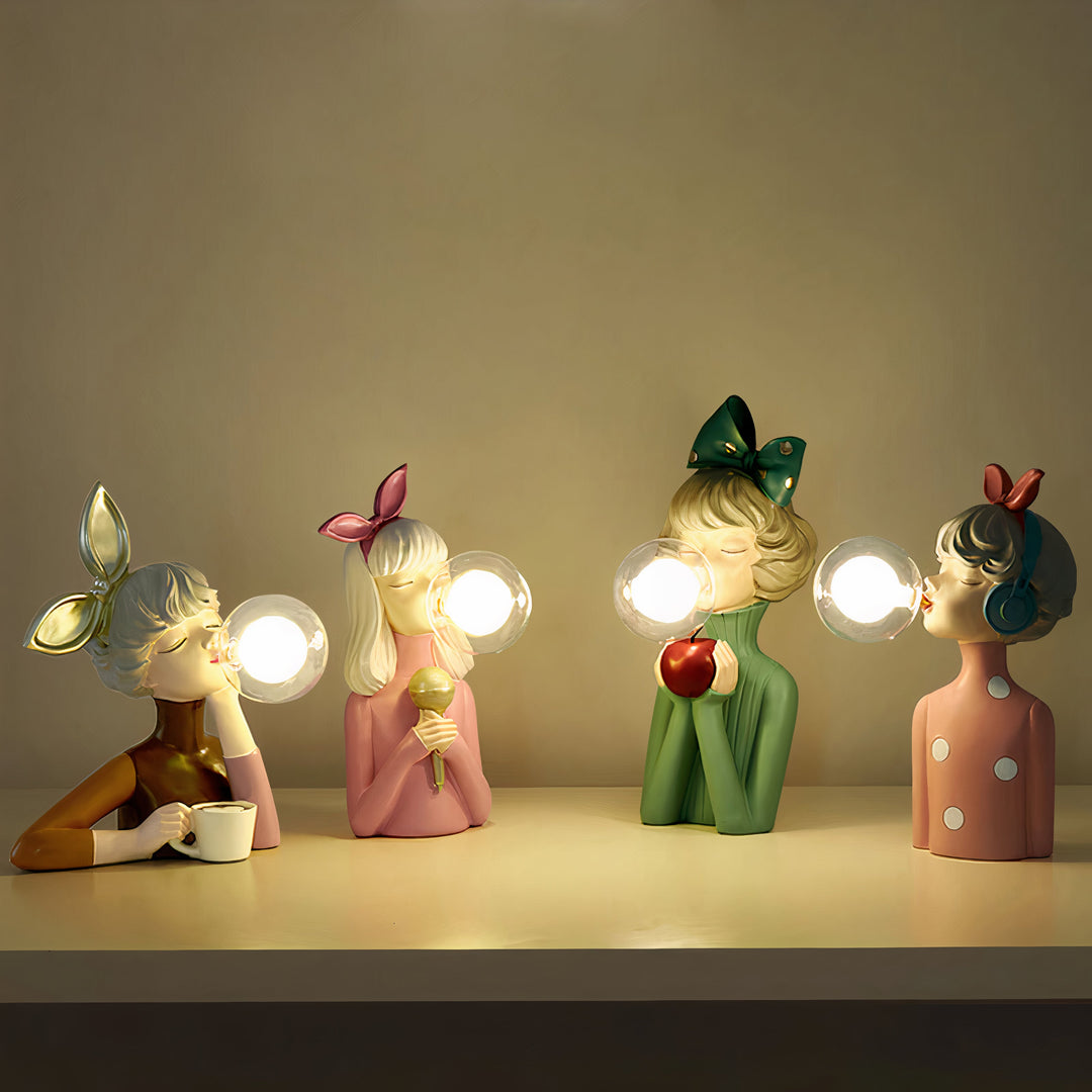 Elegante handgemaakte tafellamp met uniek design, perfecte sfeerverlichting voor de woonkamer.