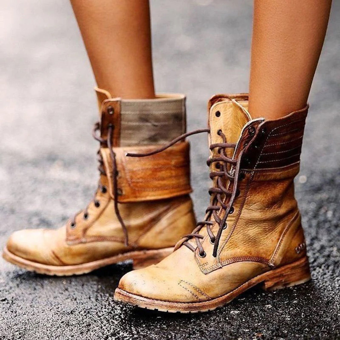 Elegante rode vintage veterschoenen 'Elise' voor dames. Kunstleer schoenen met veters, ideaal voor casual & zakelijk.