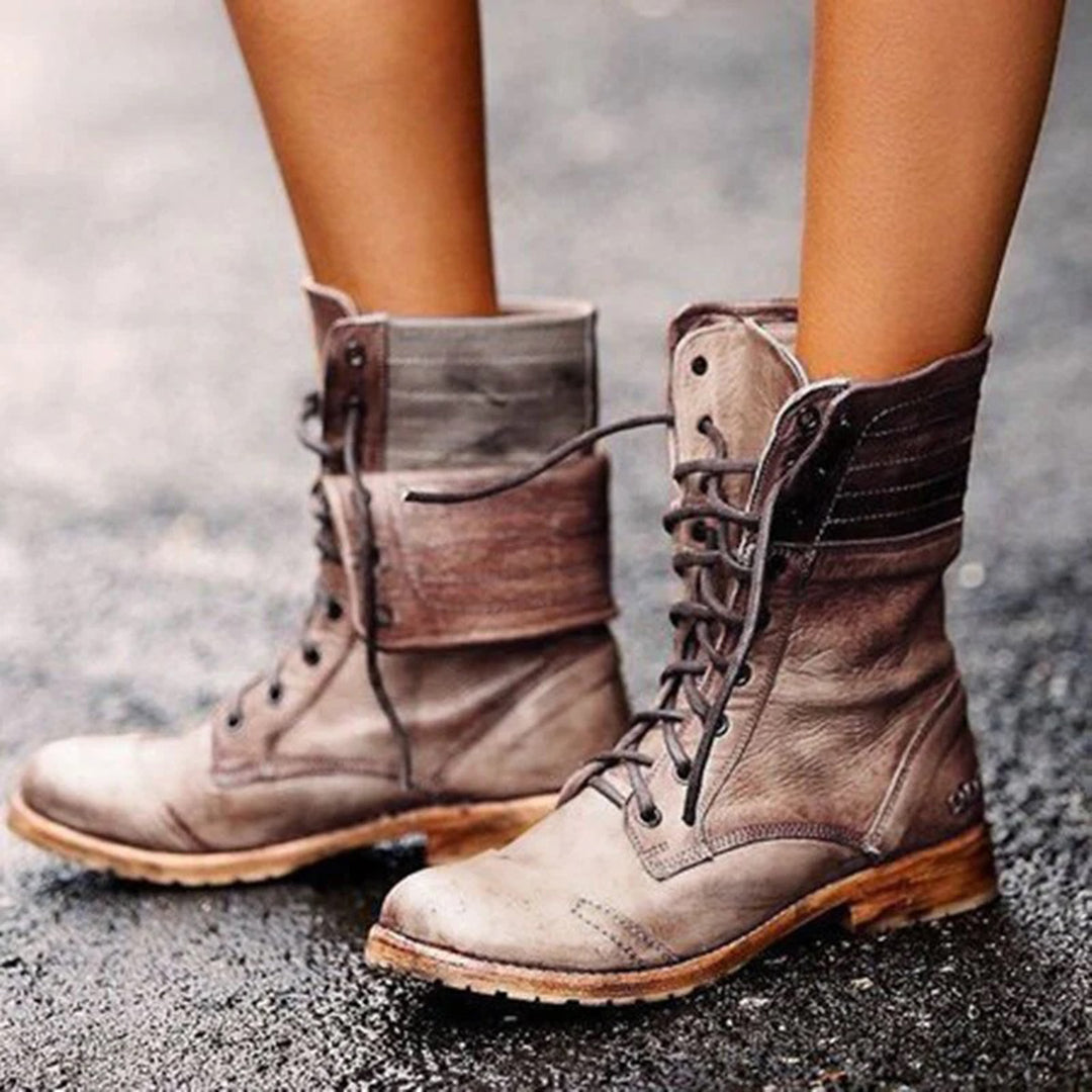 Comfortabele bruine dames veterschoenen 'Elise'. Vintage kunstleer schoenen met een stijlvolle, klassieke uitstraling.