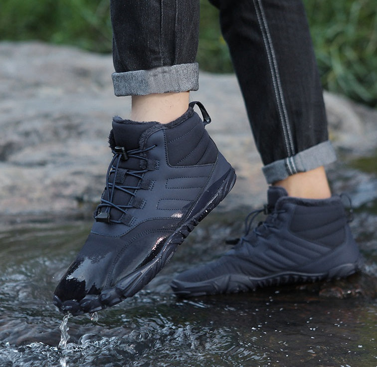 Duurzame Luca outdoor winterlaarzen: waterdicht en beschermend, met grip voor alle koudweer omstandigheden.