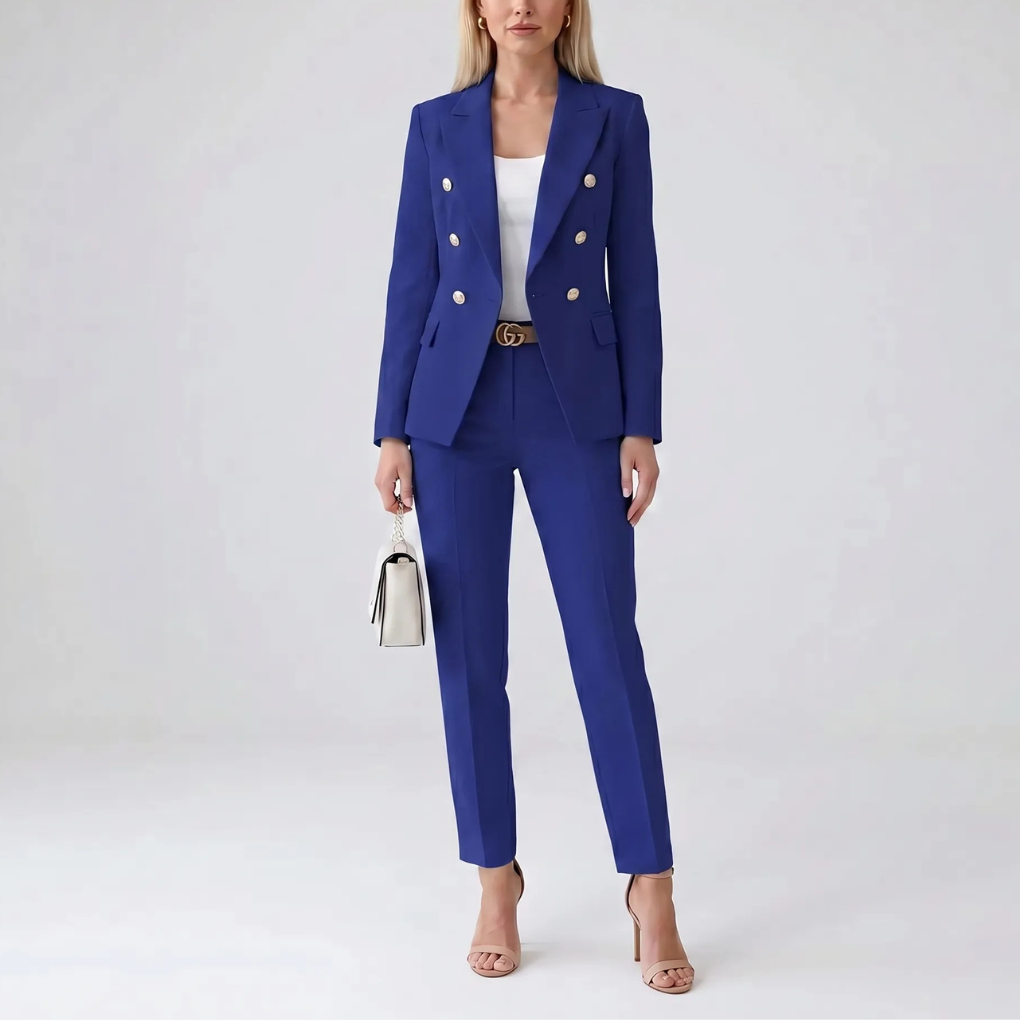 Trendy tweedelige dames pakset met een chique jack en een rechte broek, perfect voor een stijlvolle outfit.