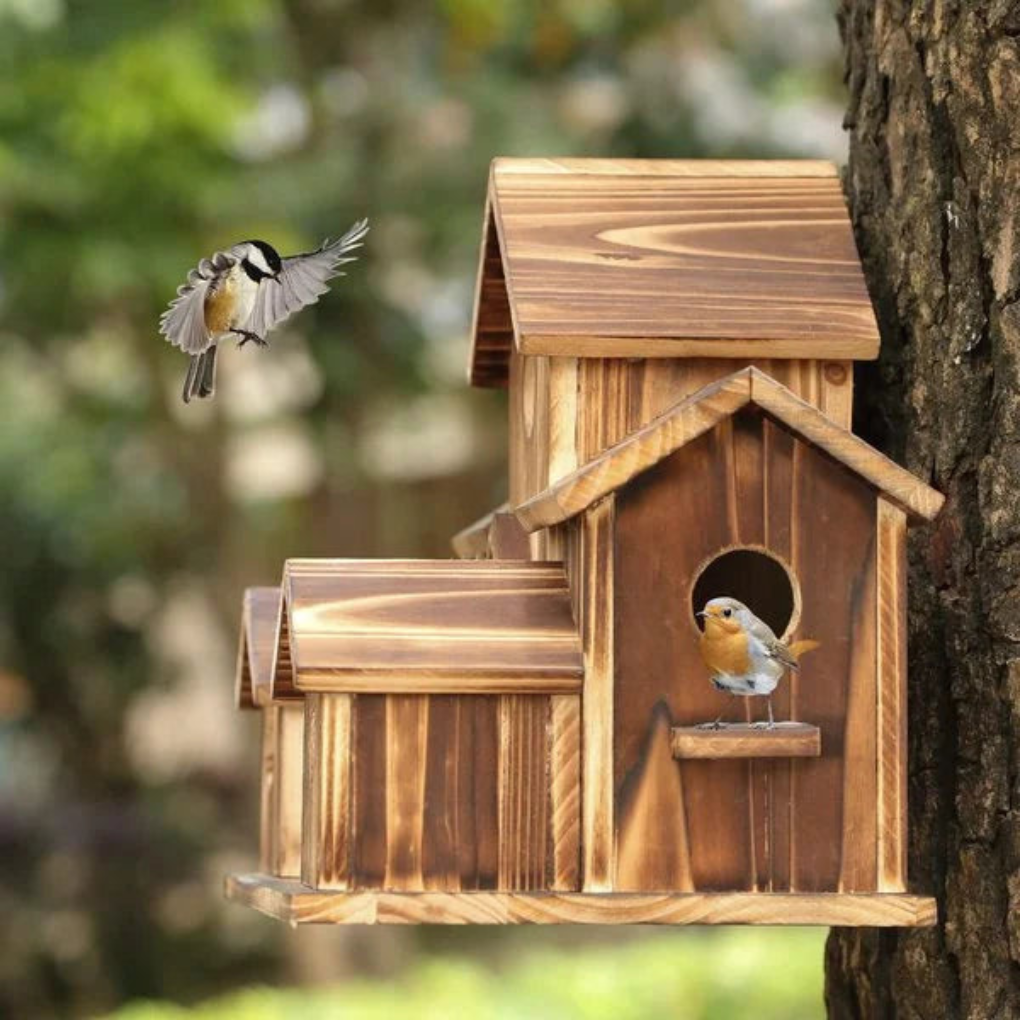 Groot dennenhouten vogelhuis voor tuinvogels, met 6 individuele nestopeningen. Een veilige schuilplaats.