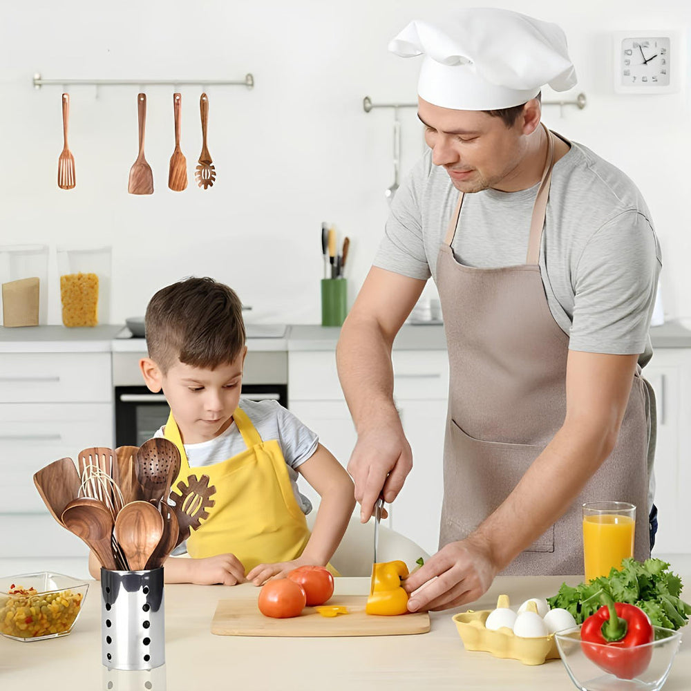 Bruin teakhouten keukengerei set, 11 stuks, perfect voor koken. Inclusief stijlvolle houder, duurzaam en praktisch.