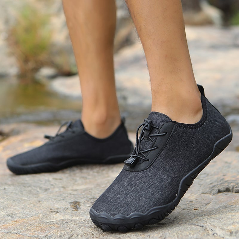 Veelzijdige TerraStride barefoot sportschoenen, antislip en lichtgewicht voor training of dagelijks gebruik.