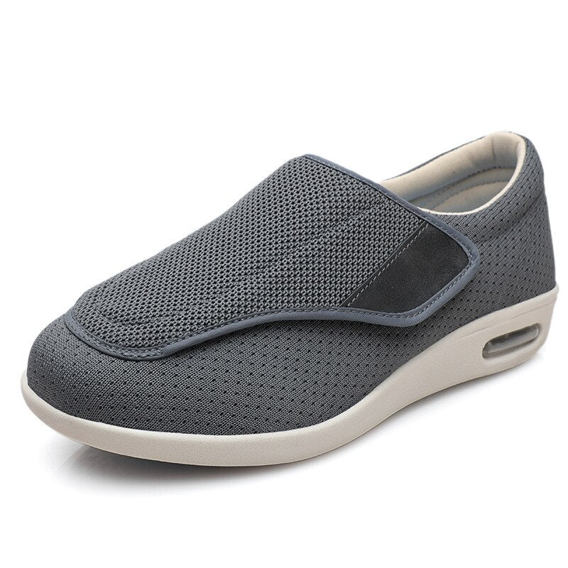 Bovenaanzicht van ComfortEase unisex diabetici schoenen, extra breed voor comfort en gemakkelijk aan te trekken.