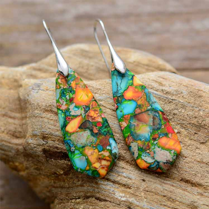 Elegante dames jaspisoorbellen, natuursteen met unieke patronen, verzilverd voor een chique look.