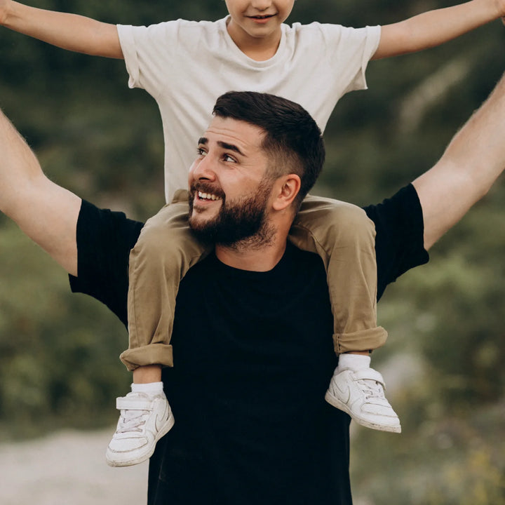 Gepersonaliseerde heren kleding: T-shirt, hoodie of sweatshirt. Custom cadeau papa voor verjaardag of Vaderdag, uniek design.