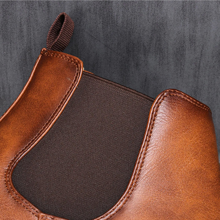 Comfortabele heren Chelsea boots Adrian, ideaal voor lange dagen in de herfst en winter. Modern en tijdloos.