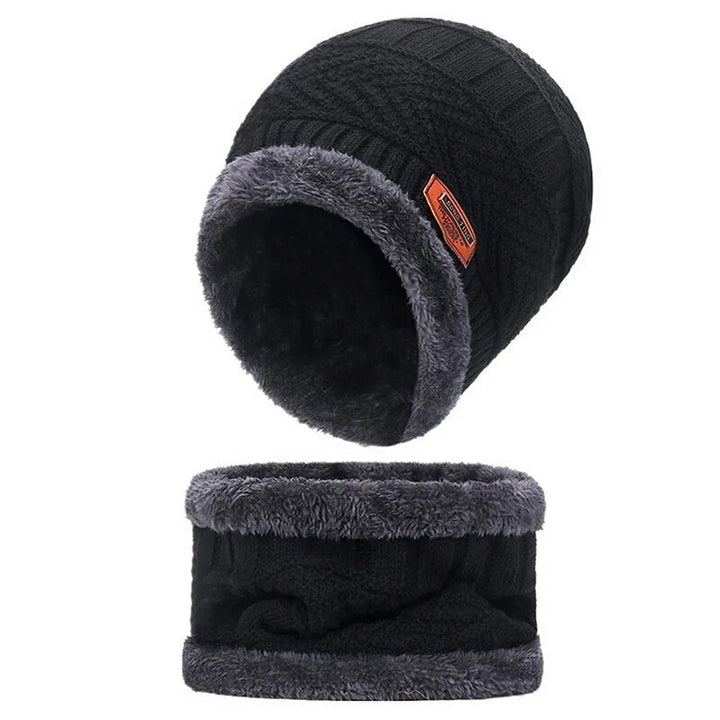 PolarPosh Duo unisex winterset met gebreide muts en sjaal. Essentieel voor warmte en stijl.