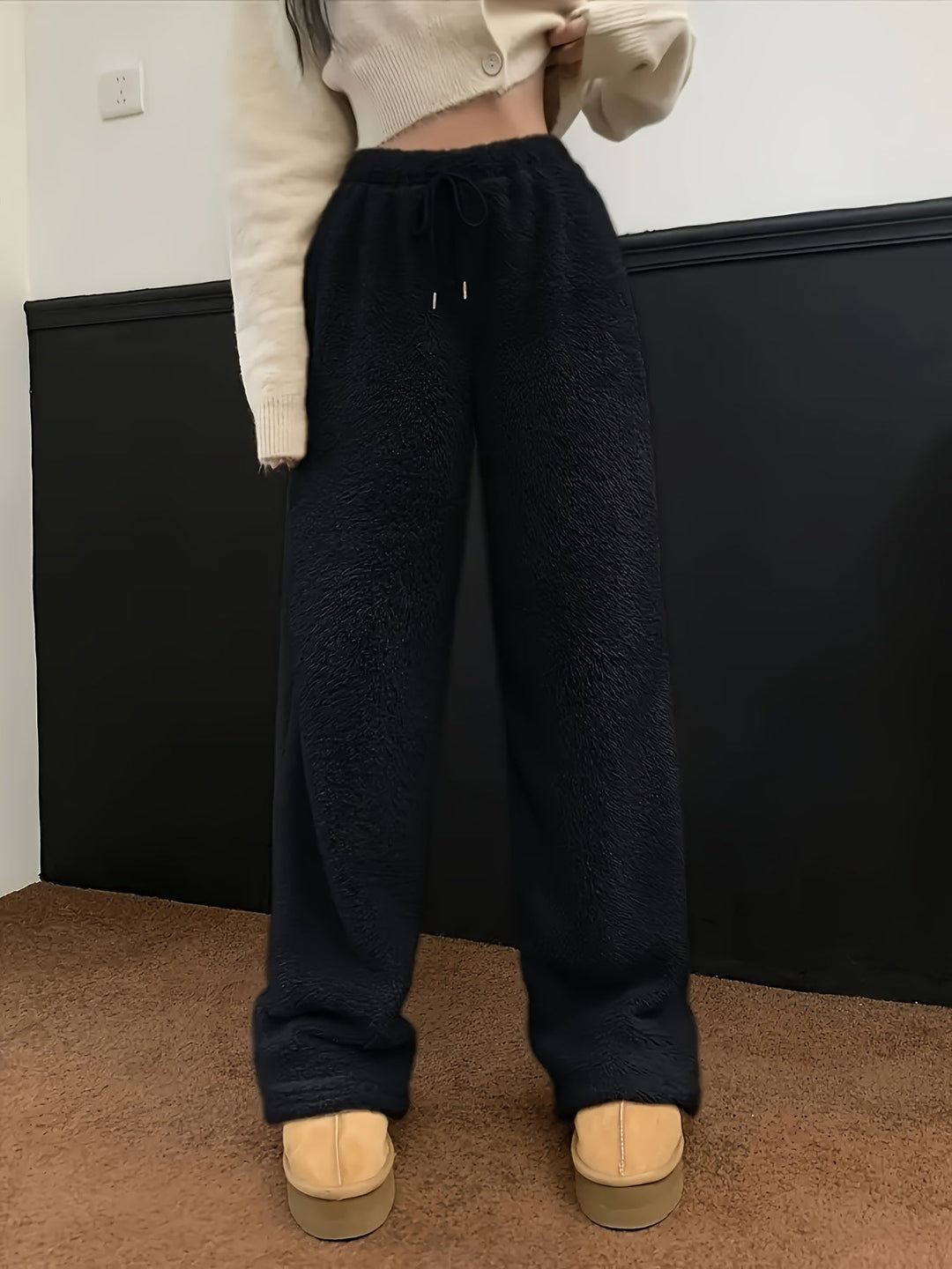 Comfortabele en zachte teddy sherpa damesbroek Noémie, ideaal als lounge- of warme winterbroek.
