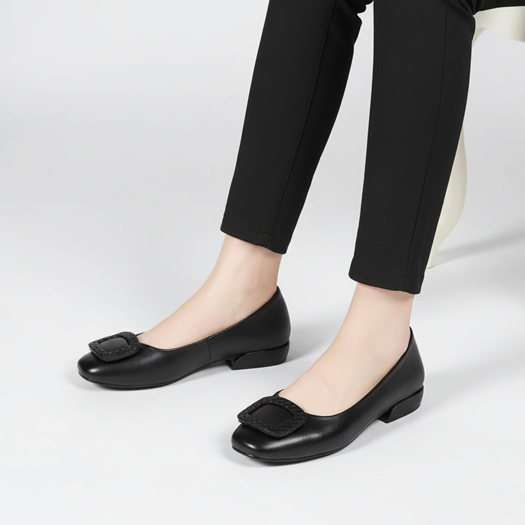 Stijlvolle dames comfortschoen met kleine hak, orthopedische steun en elegant design voor dagelijks welzijn.