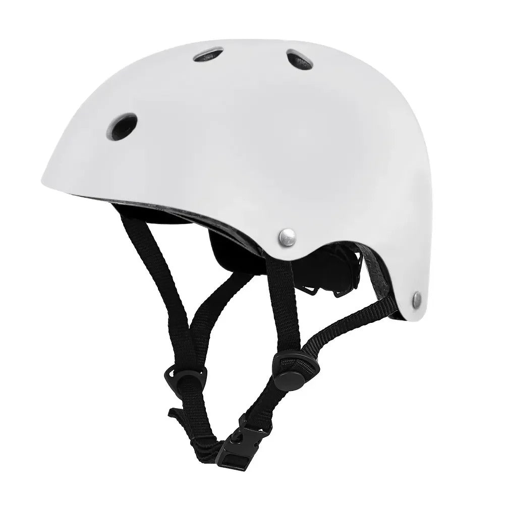 Zijkant van de SafeRide sporthelm met ventilatieopeningen voor koel fietsen.