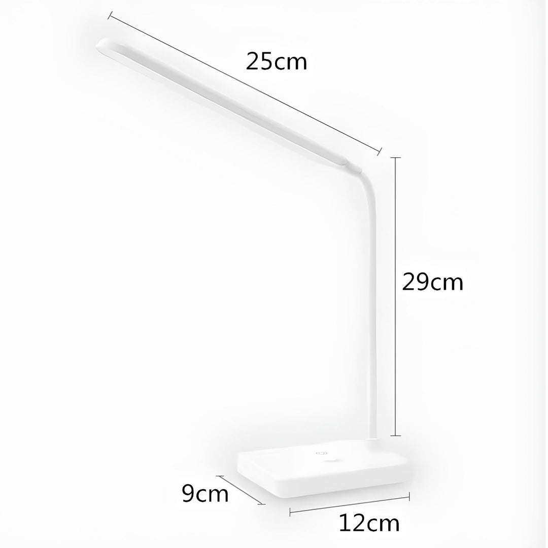 Comfortabel lezen met de flexibele LumoFlex LED leeslamp die aanpasbaar en helder licht biedt.