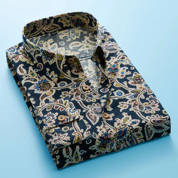 Comfortabel casual fit heren shirt met vrolijke zomerse bloemenprint en korte mouw. Trendy vakantie shirt.