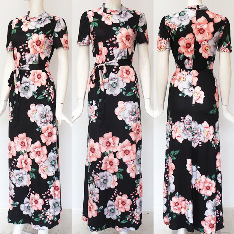 Detail van de halslijn van de stijlvolle dames bloemenjurk, perfect voor zomerse dagen. Comfortabele en frisse printjurk.