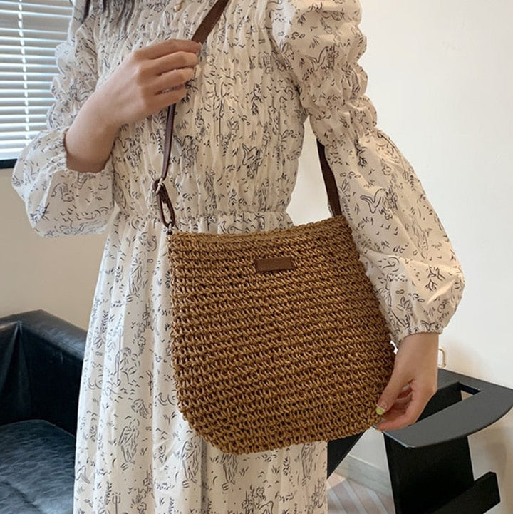 Boho-chic dames crossbody tas, handgemaakt en functioneel, stijlvol khaki-beige ontwerp, ideaal voor onderweg.