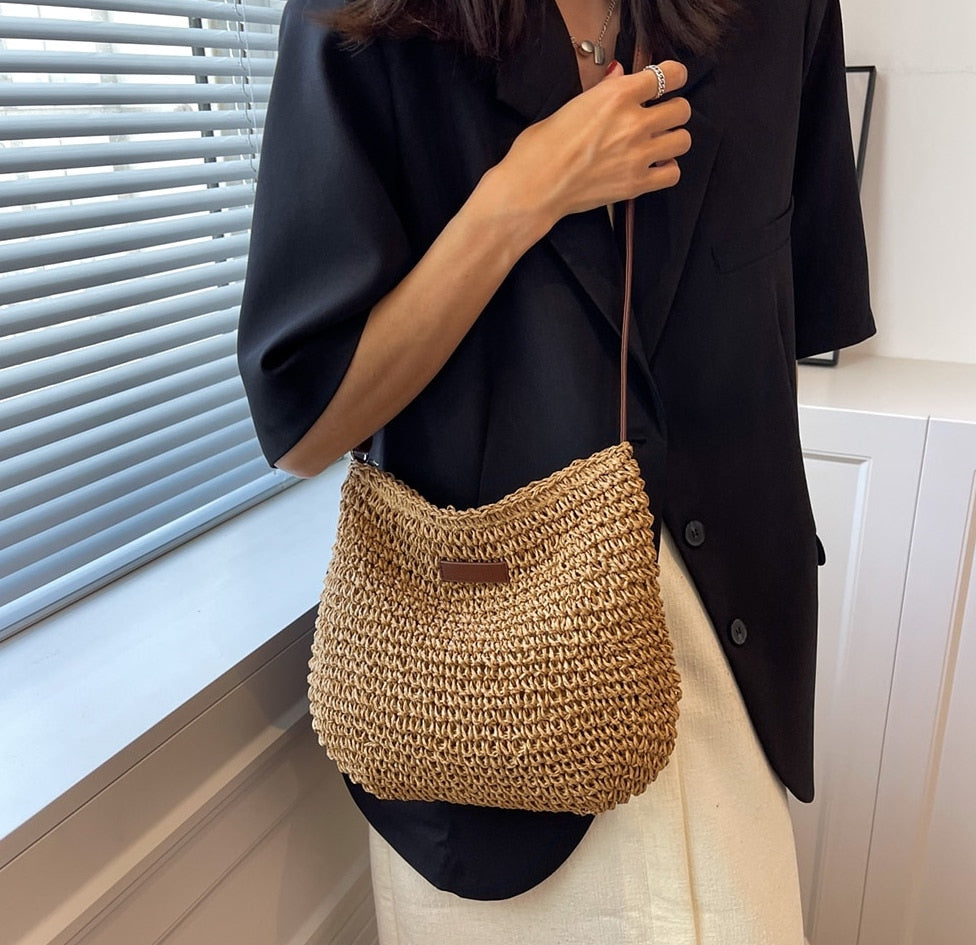 Unieke handgemaakte boheemse dames schoudertas, stijlvol en trendy, in een prachtige khaki-beige kleur.