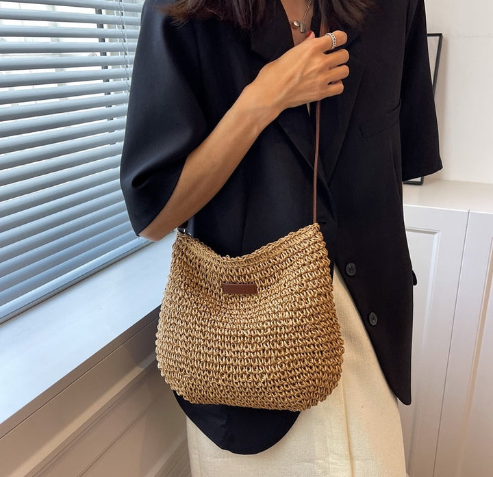 Unieke handgemaakte boheemse dames schoudertas, stijlvol en trendy, in een prachtige khaki-beige kleur.