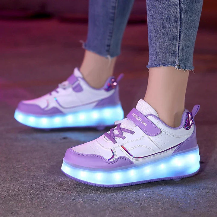 Trendy unisex rolsneakers met felroze en paarse LED verlichting, comfortabel voor sportieve kinderen en jeugd.