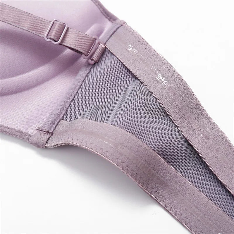 Elegante strapless push-up bh met voorsluiting, onzichtbaar onder nauwsluitende kleding.