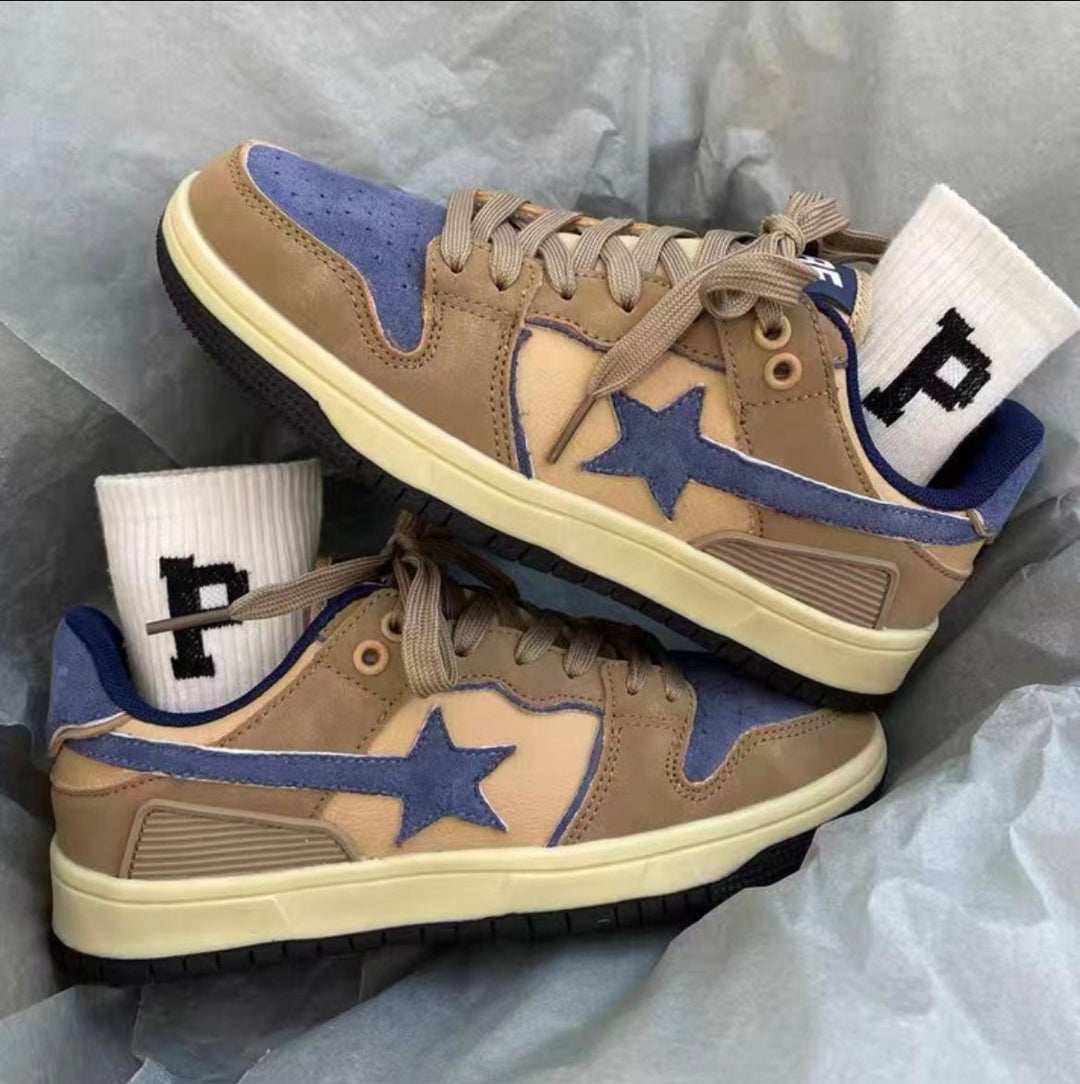 Trendy herenmode sneakers met sterrenprint, stijlvol voor lente/herfst streetwear. Vrijetijdsschoenen met comfort.