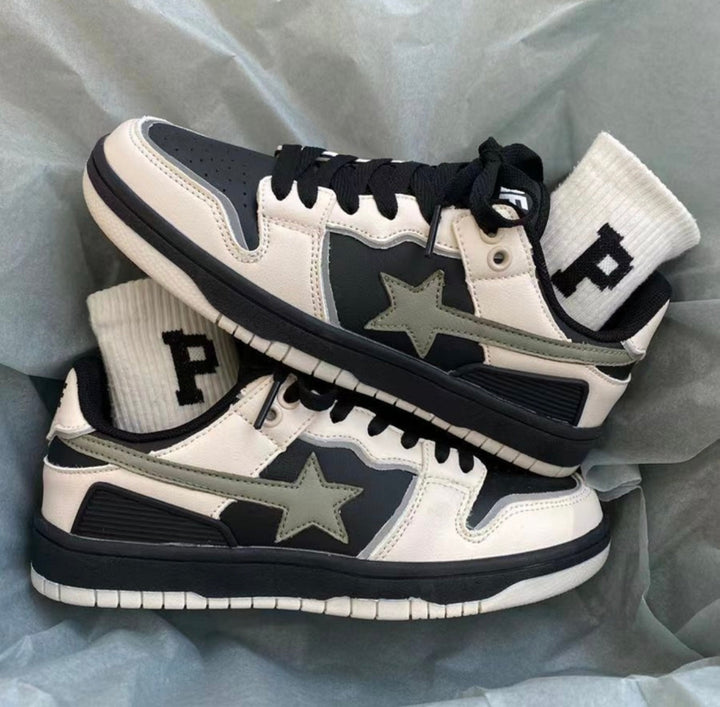 Stijlvolle heren sneakers van leer met sterrenmotief, verkrijgbaar in diverse trendy kleuren voor comfort.