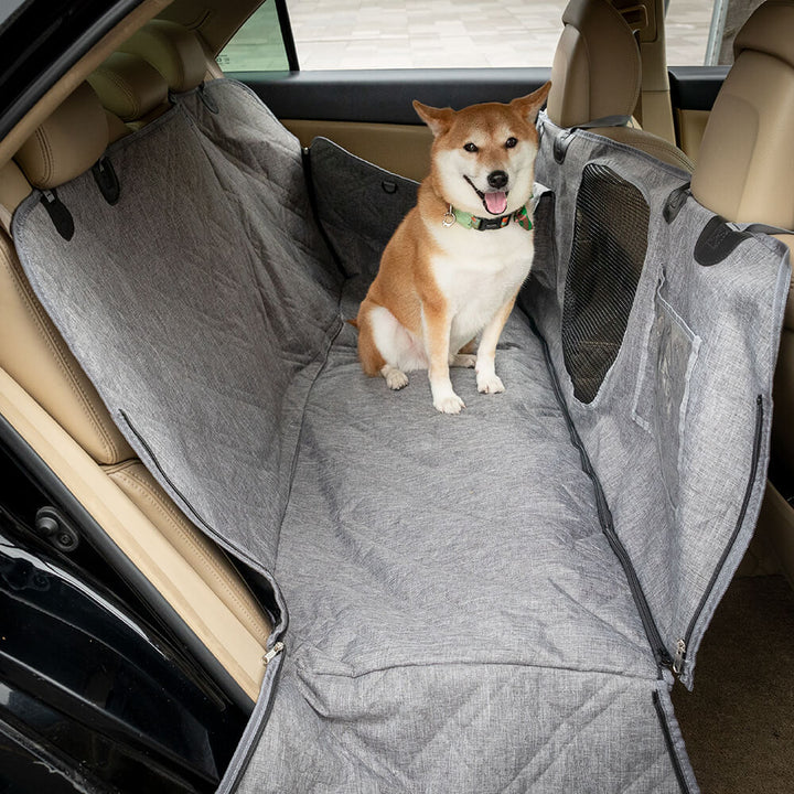 Waterdichte autostoelhoes voor honden, ideaal voor de achterbank tegen vuil en vocht.