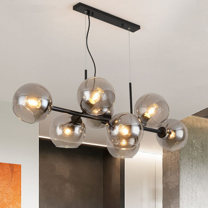 Moderne LED hanglamp voor eettafel; strak minimalistisch design.
