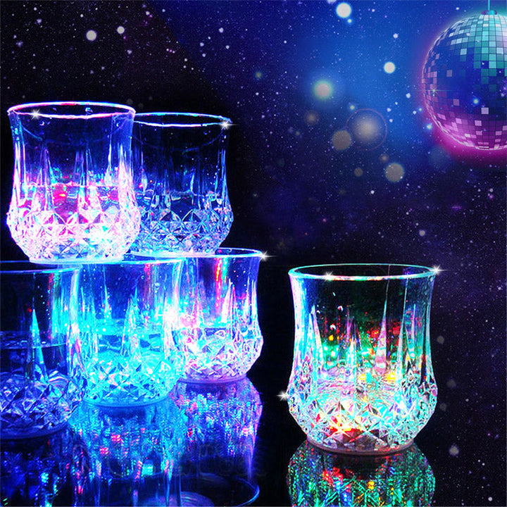 Set onbreekbare LED glazen van polystyreen, perfect voor zomerse barbecues en party's met sfeervolle verlichting.