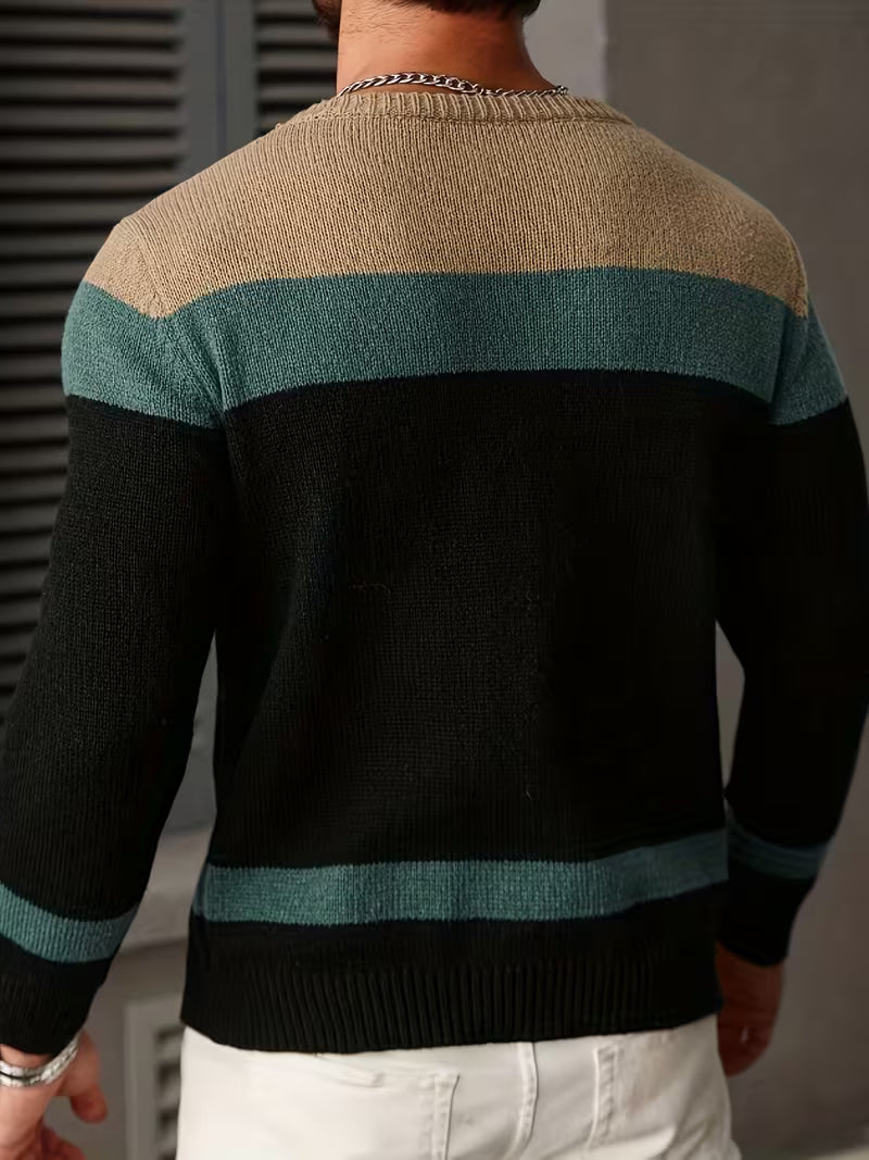 Heren trui met color block en ronde hals, zachte stof, comfortabele pasvorm.