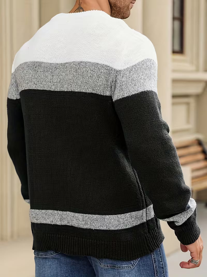 Moderne heren trui met contrasterend color block, ronde hals, comfortabel.