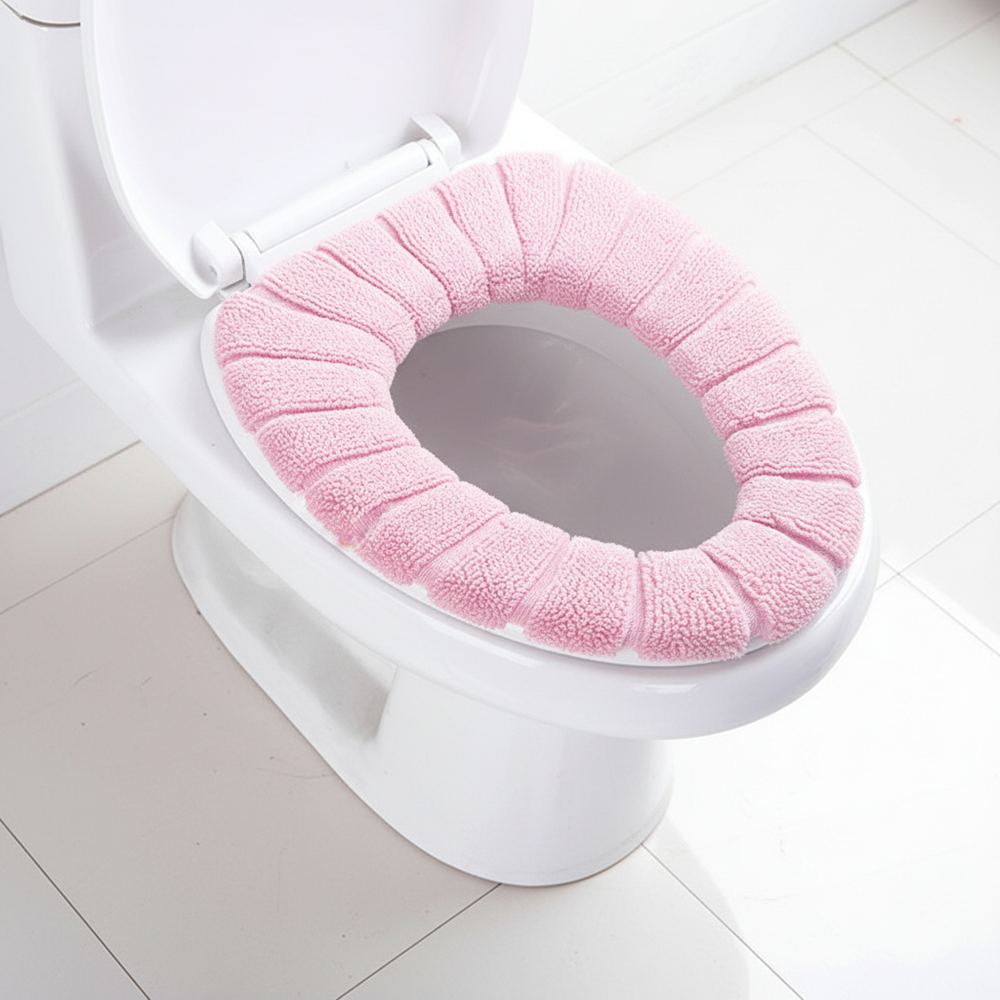Hygiënische wc-brilhoes van zacht polyester, machinewasbaar voor langdurig gemak.