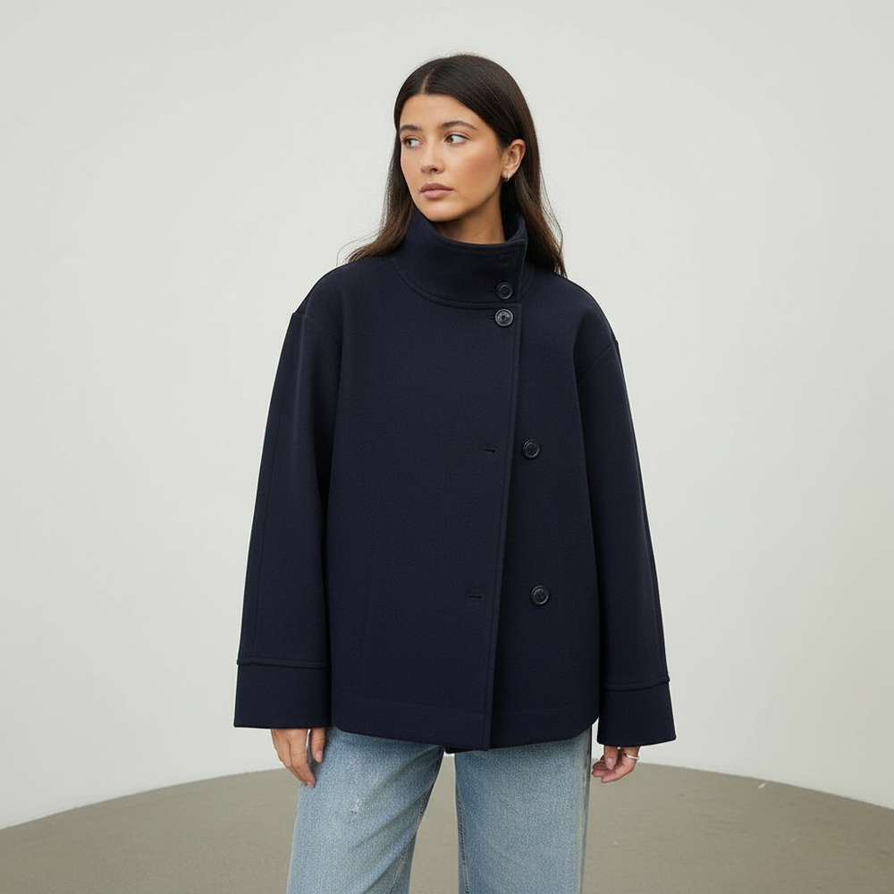 Audrey dames winterjas, gevoerd en dubbelrijig, perfect voor een modieuze casual chic look.