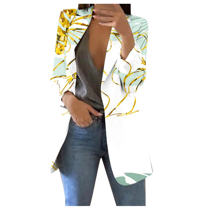 Stijlvolle dames blazer, cropped model met Savannah print; een must-have voor elke outfit.