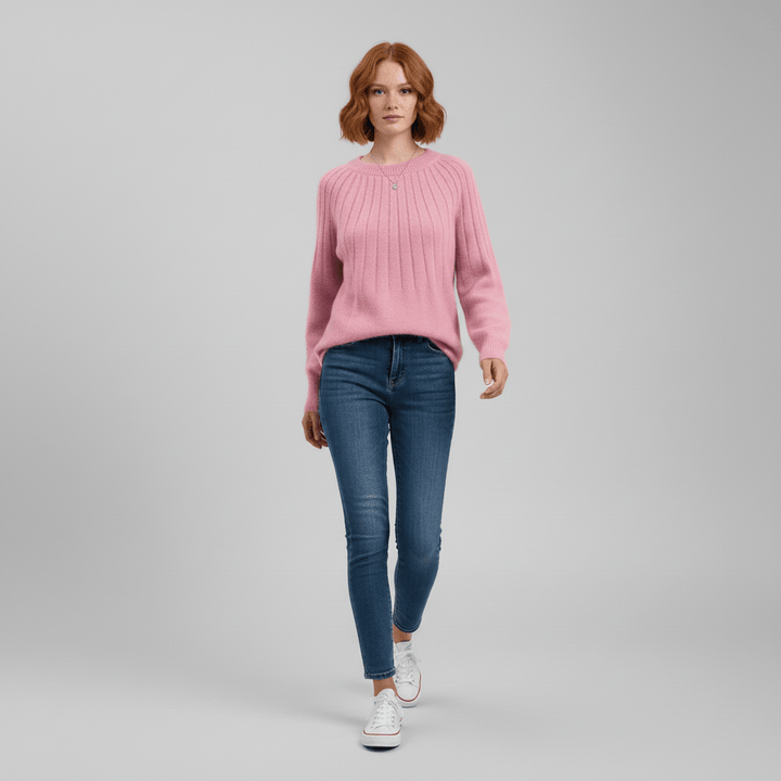 Zachte roze Leah trui, geribd detail, lange mouwen, comfortabele dameskleding voor elk seizoen.