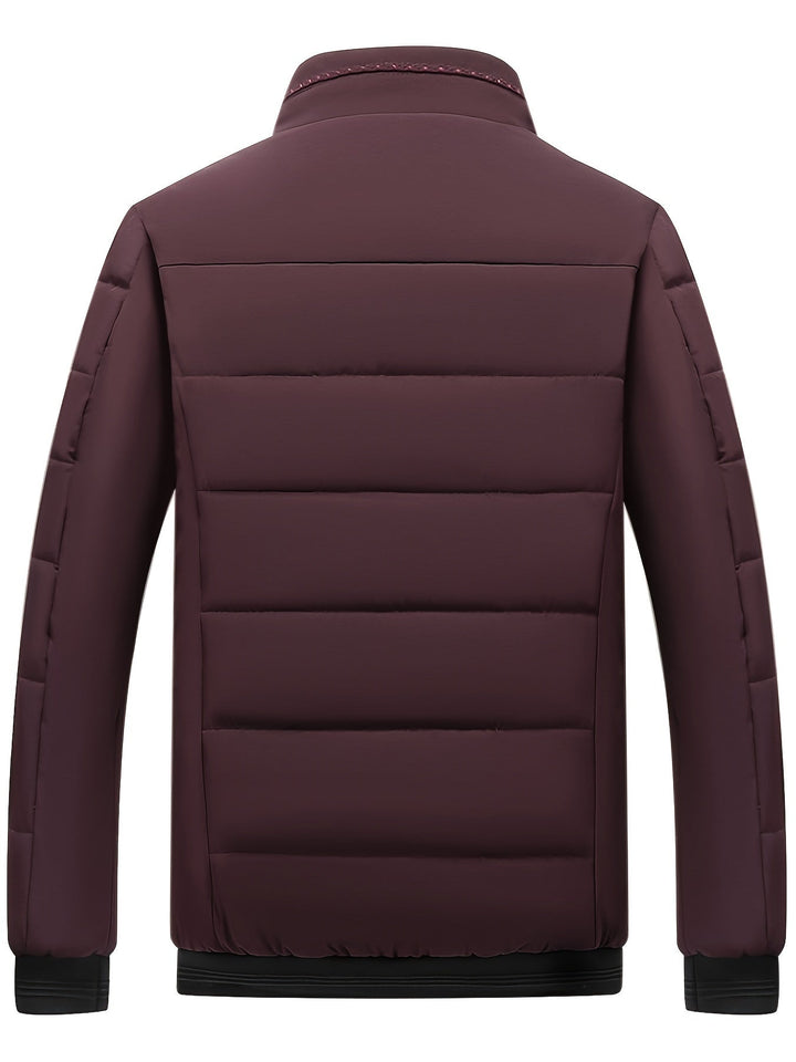Casual heren jas Joseph met praktische rits en isolatie. Stijlvolle gewatteerde buitenkleding voor de winter.