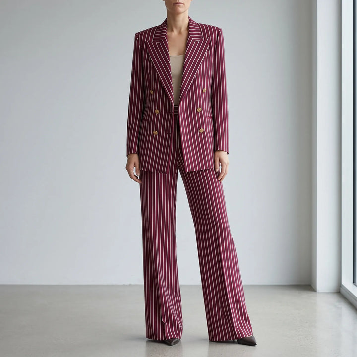 Dames gestreept broekpak met wijde pijpen, ideaal voor een zakelijke of elegante look. Modieus en comfortabel.
