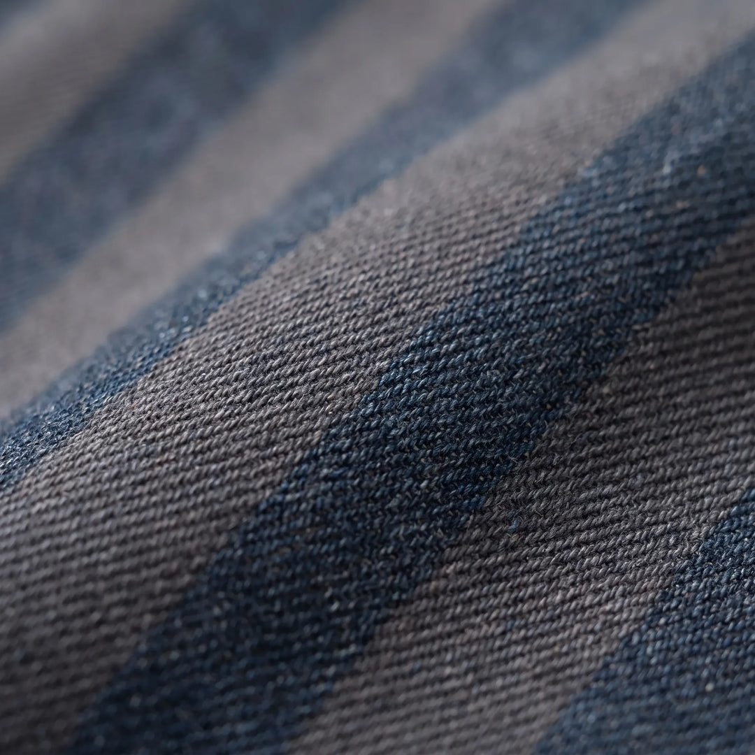 Casual mode damesjeans met gestreept patroon, hoge taille en wijde pijpen. Een stijlvolle en comfortabele lange broek.