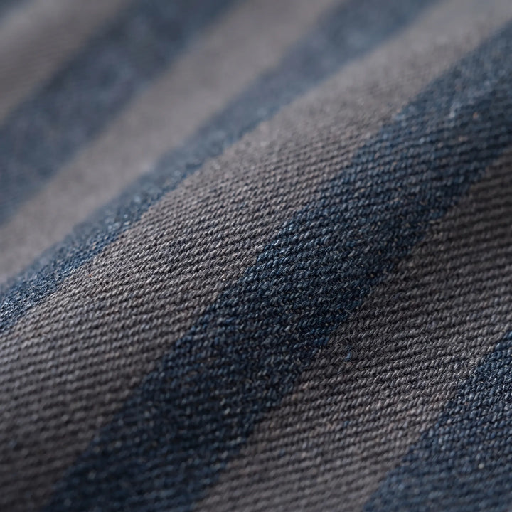 Casual mode damesjeans met gestreept patroon, hoge taille en wijde pijpen. Een stijlvolle en comfortabele lange broek.