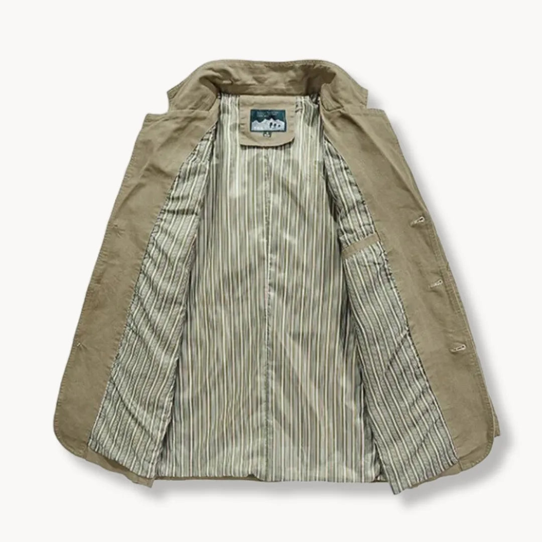 Zakelijke heren blazer, getailleerd met reverskraag en praktische zakken voor een professionele uitstraling.
