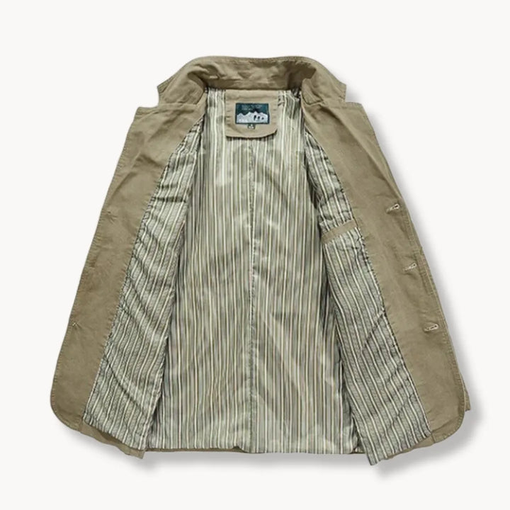 Zakelijke heren blazer, getailleerd met reverskraag en praktische zakken voor een professionele uitstraling.