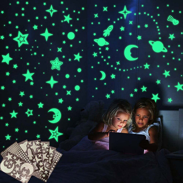 Glow in the dark sterrenstickers voor een betoverende kinderkamer decoratie, magisch effect.