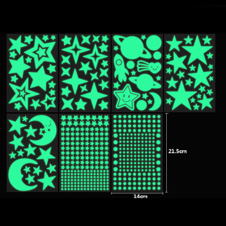 Set glow in the dark sterrenstickers voor betoverende muurdecoratie, van duurzaam PVC materiaal.