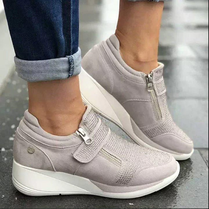 Comfortabele dames instapsneakers met orthopedische ondersteuning, ideaal voor dagelijks gebruik.