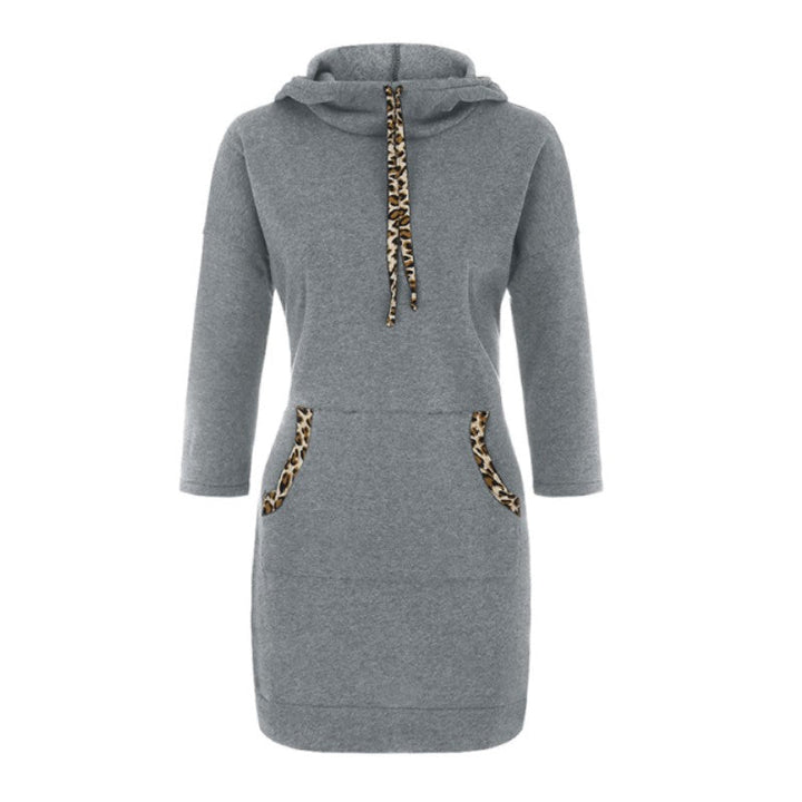 Modieus dames sweatshirt met capuchon, een must-have voor elke garderobe. Combineert stijl en gemak.