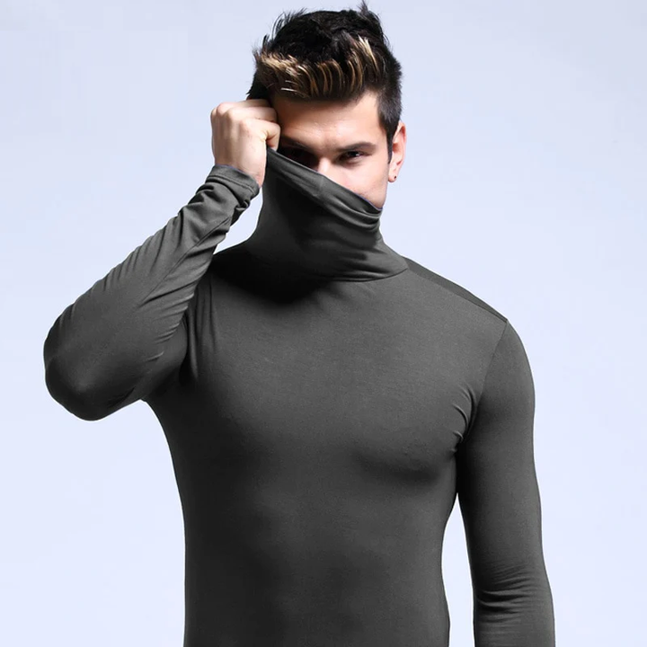 Comfortabel heren thermisch onderkleding met hoge kraag voor superieure koudebescherming en comfort in de winter.