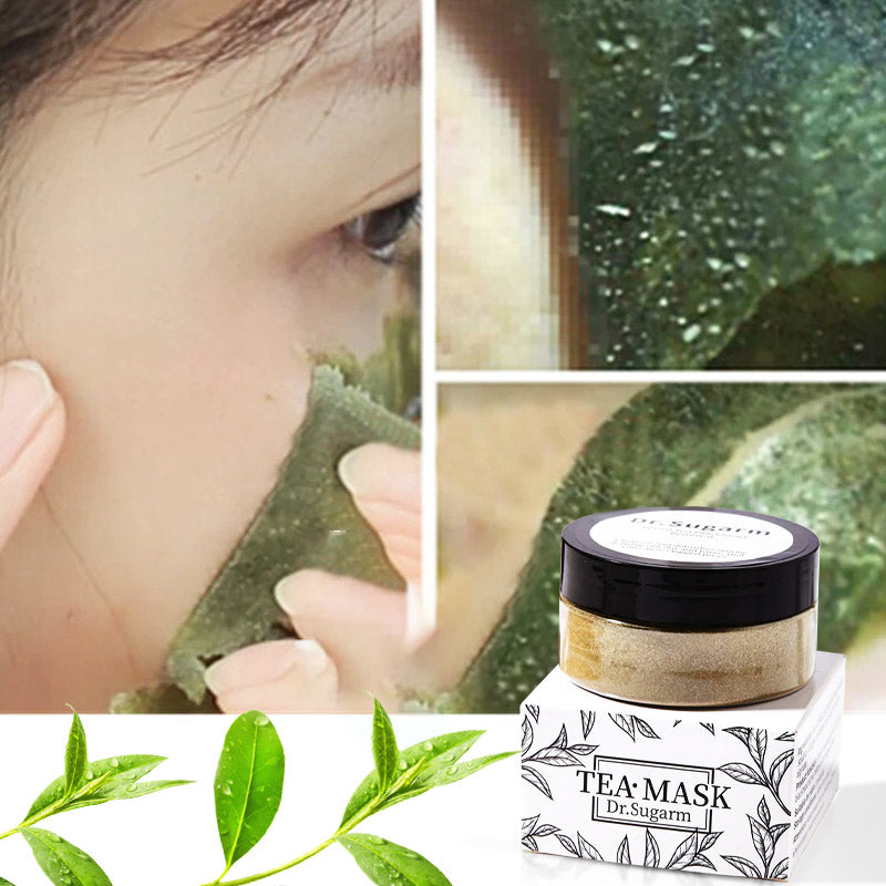 Matcha gezichtsmasker aangebracht op een schone huid, voor diepe detox en anti-acne werking.