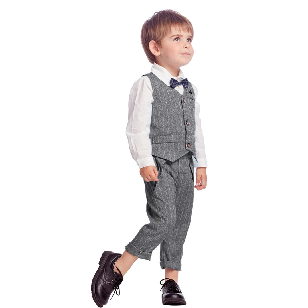 Zachte katoenen feestkleding voor peuters, voorkomt irritatie.