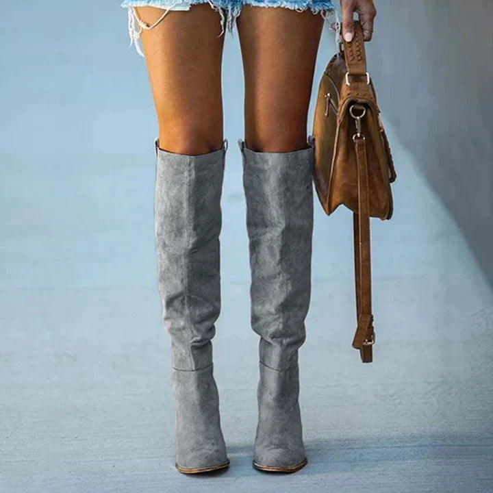 Comfortabele overknee laarzen voor vrouwen met een trendy design en stevige blokhak.